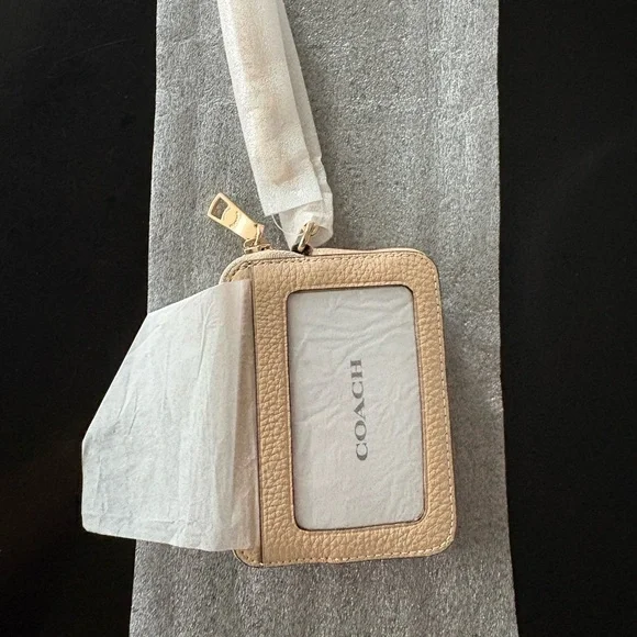 Coach Zip Card Case - Picture 2 of 4